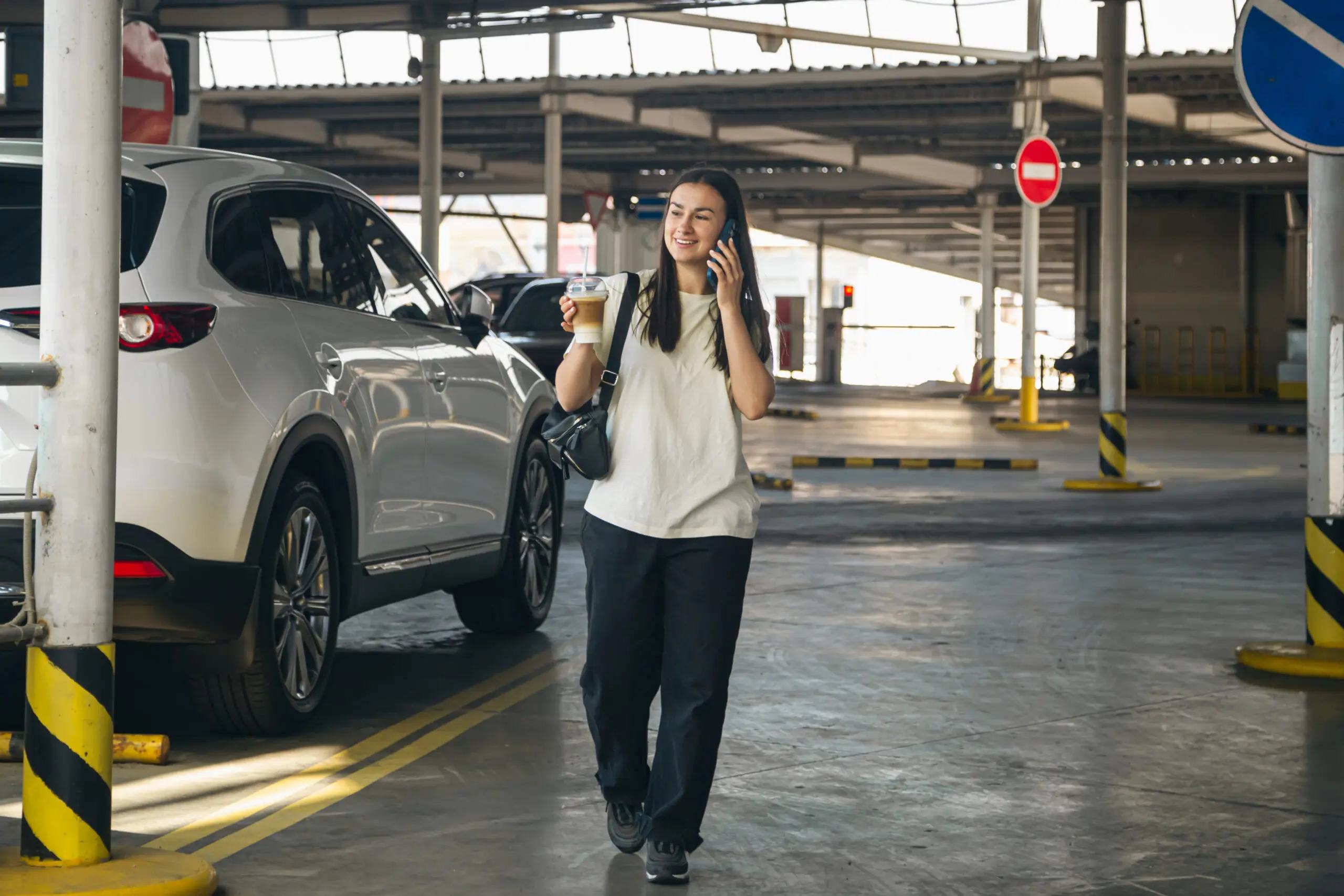 Parqueaderos en Medellín: Precios, Zonas y Tips para Estacionar - Alquiler de Autos Medellín