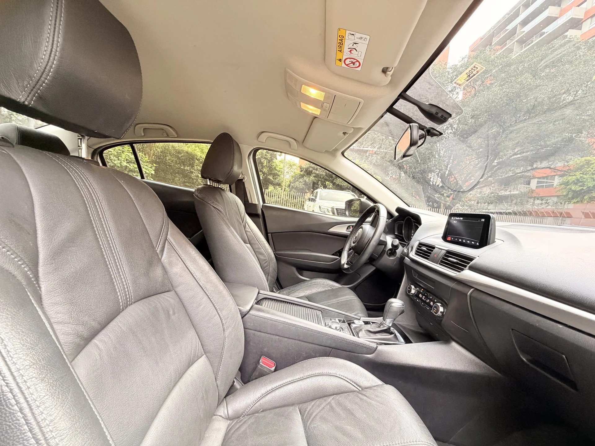 Mazda 3 Touring foto 2