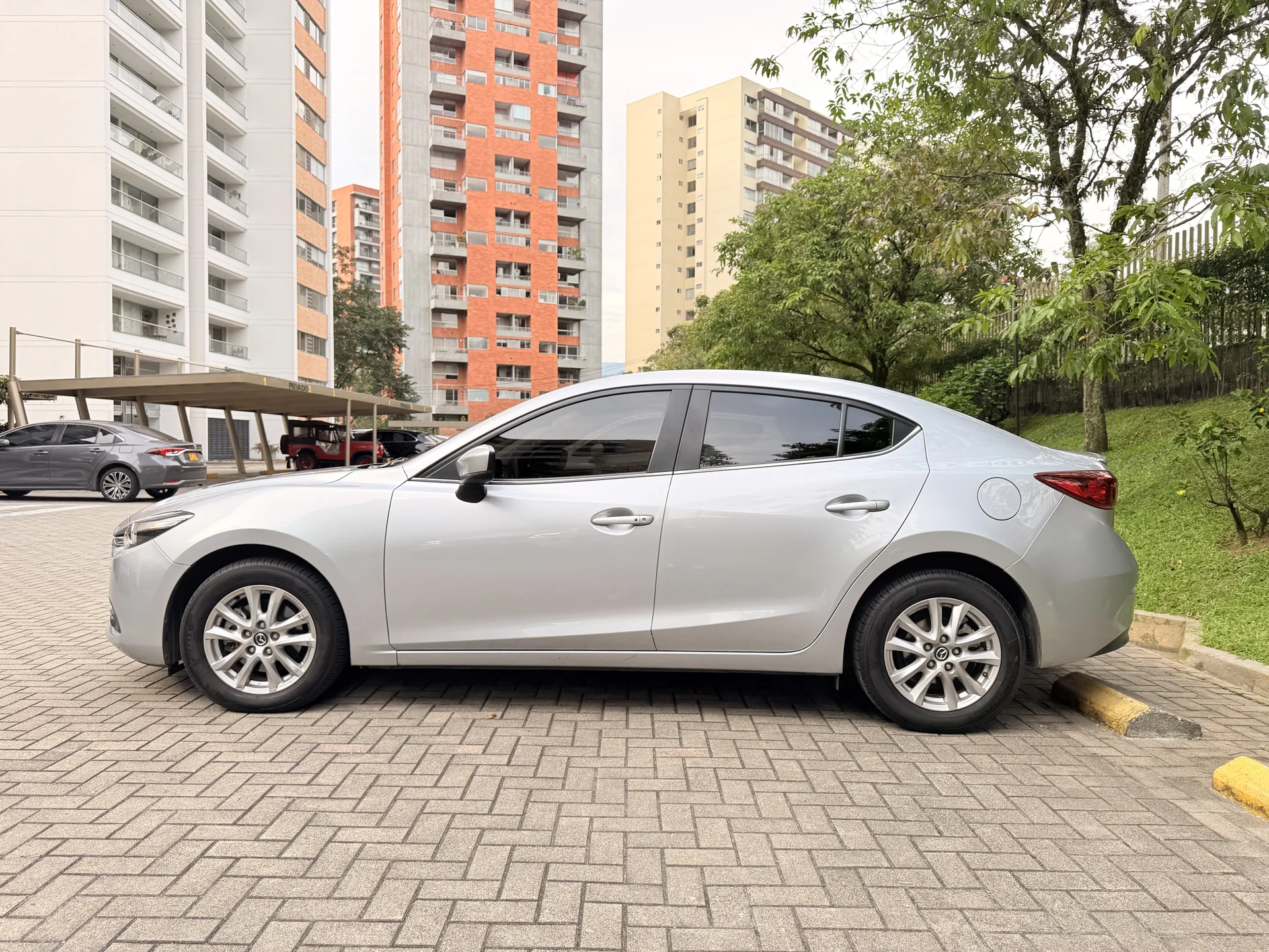 Mazda 3 Touring foto 4
