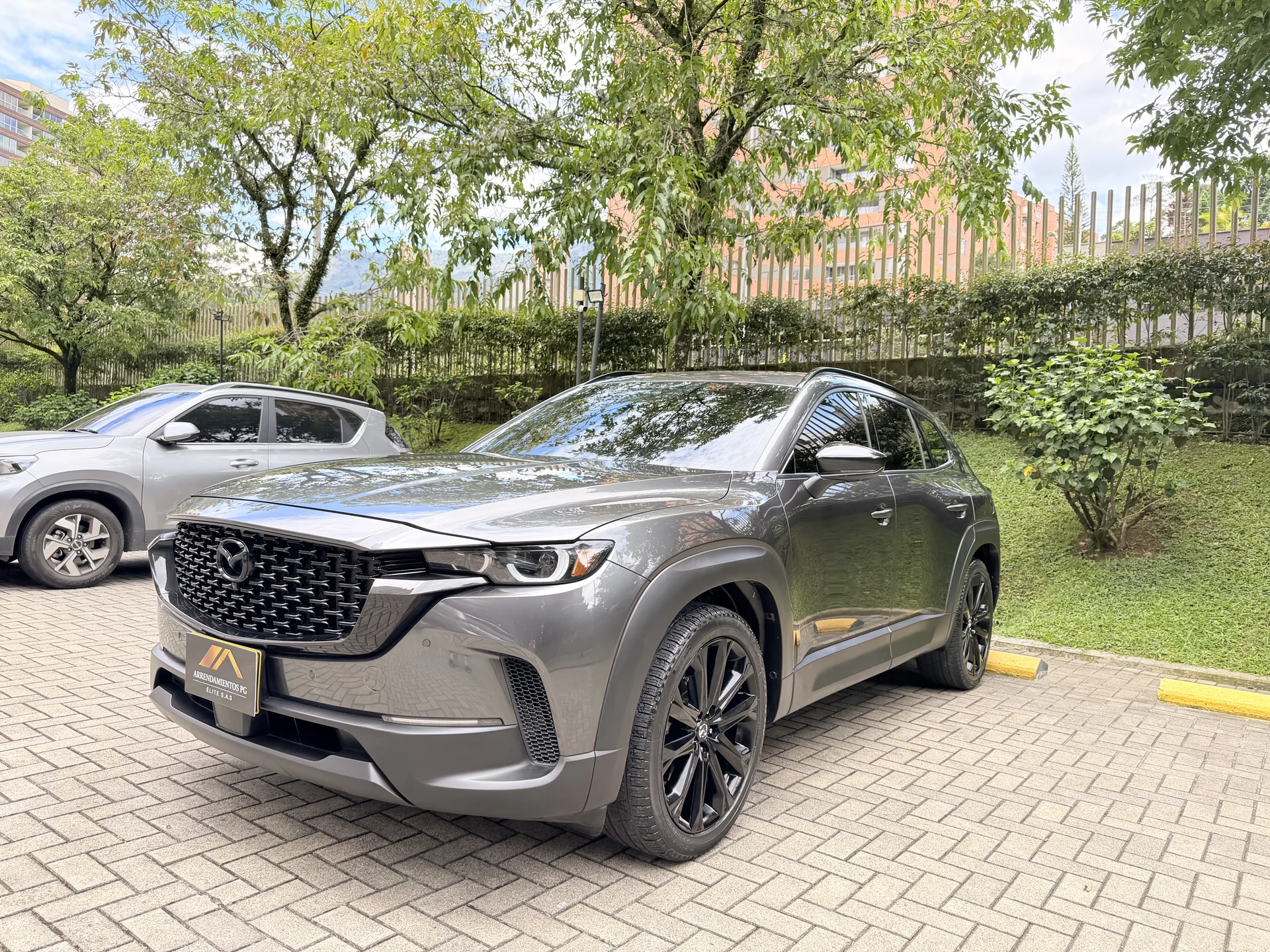 Alquiler Mazda CX 50 Grand Touring LX Signature en Medellín