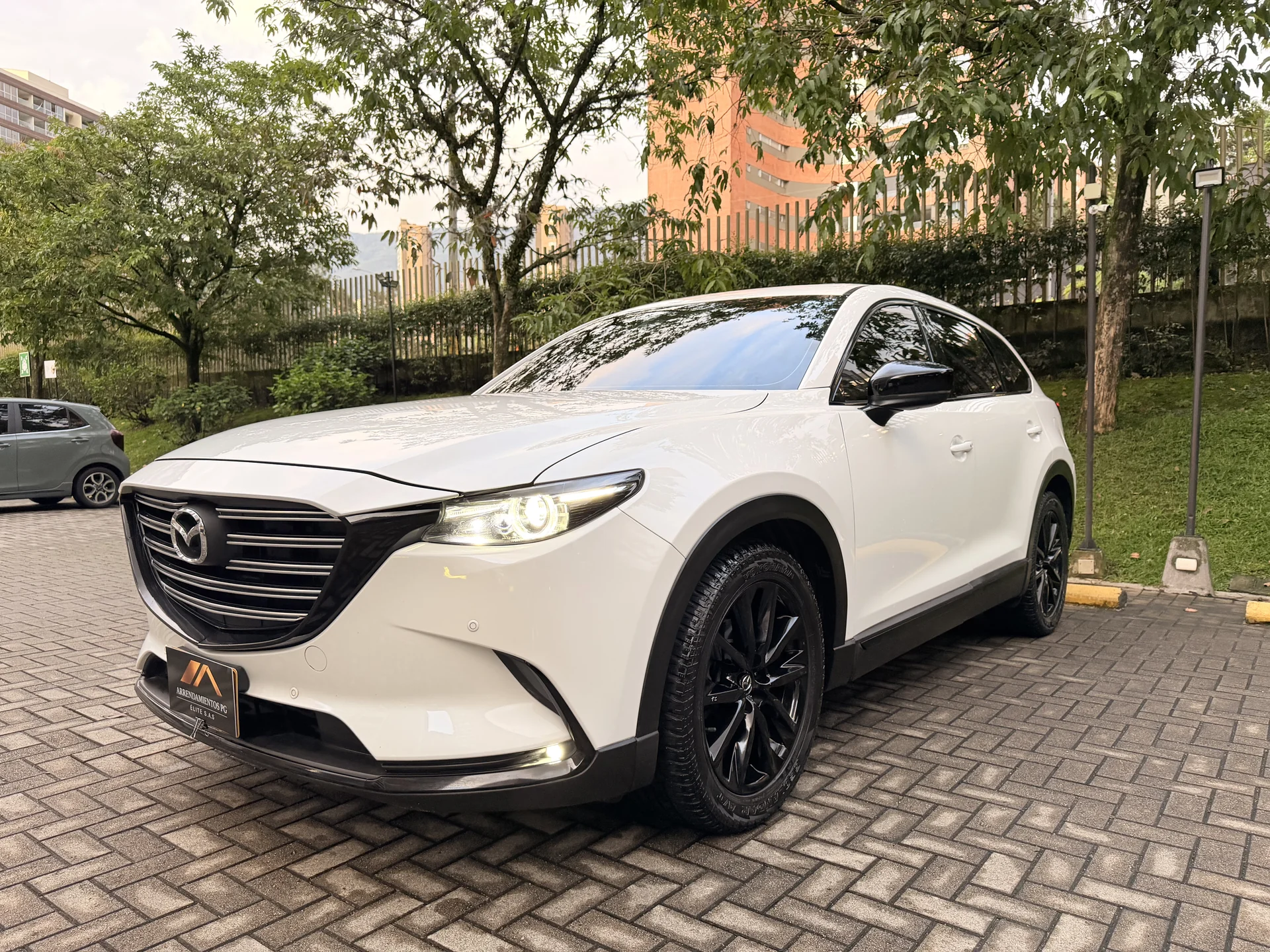 Alquiler Mazda CX-9 en Medellín - Foto 1