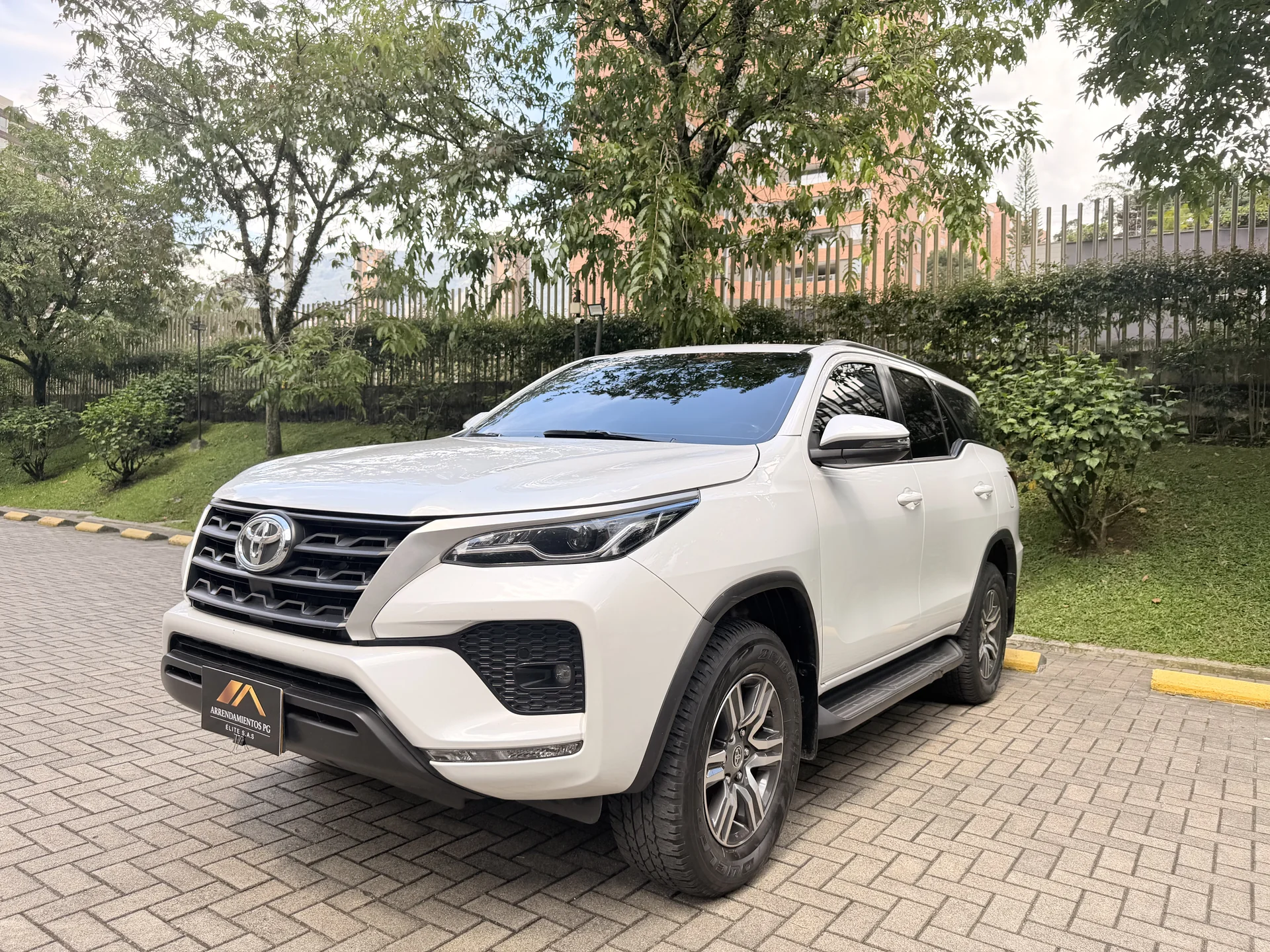 Alquiler Toyota Fortuner Diesel Medellín