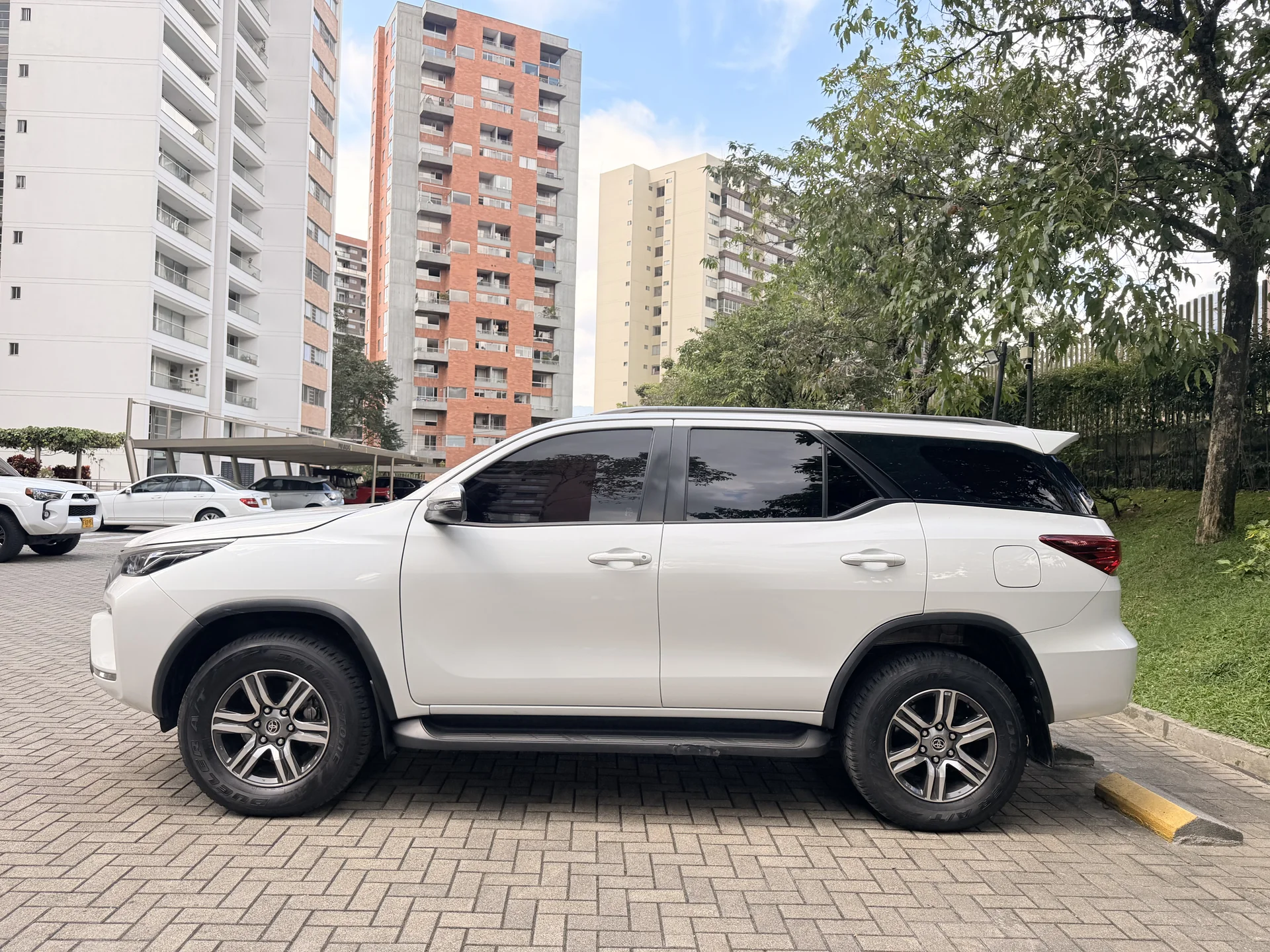 Toyota Fortuner Diesel foto 2