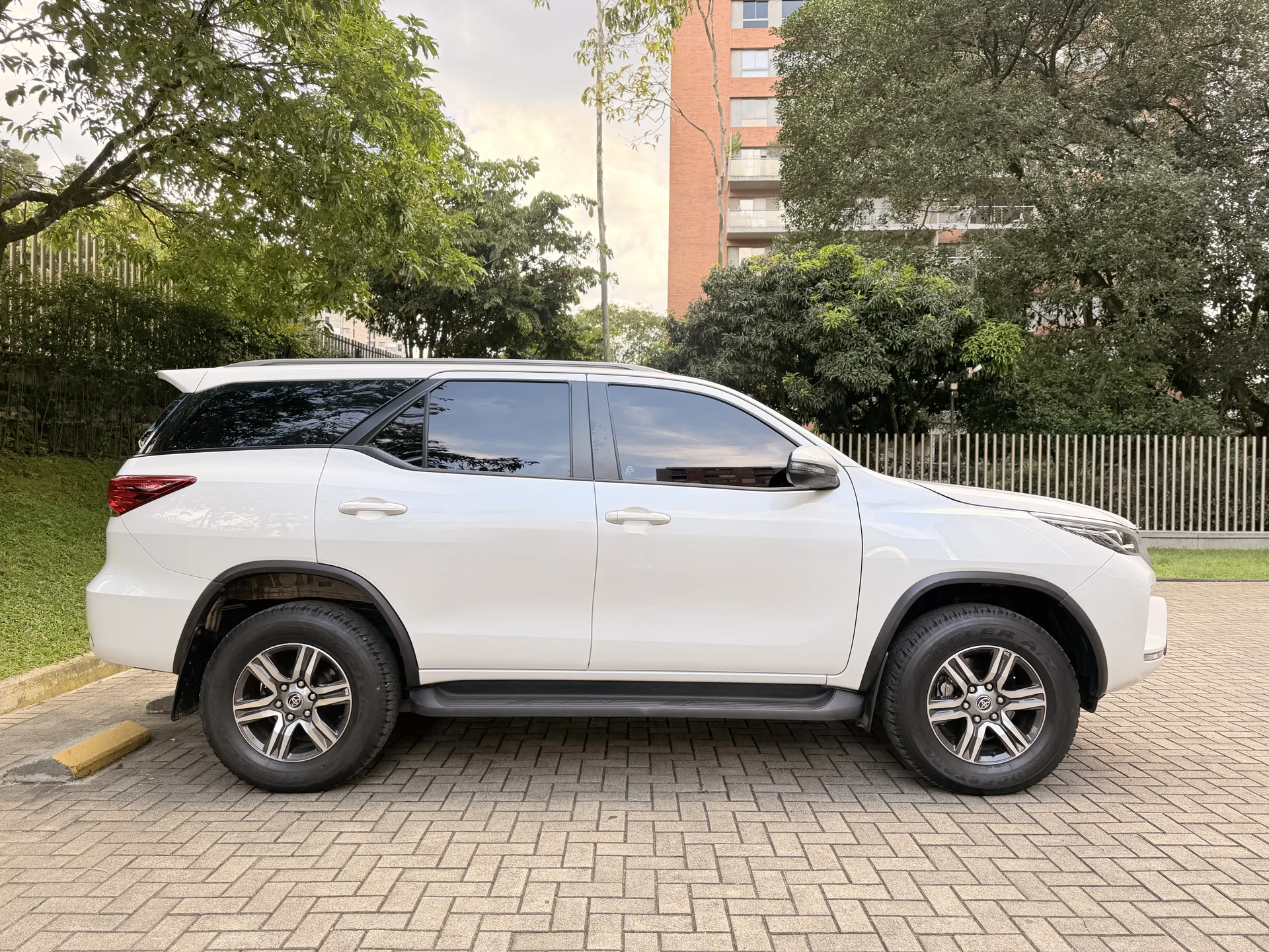Toyota Fortuner Diesel foto 5