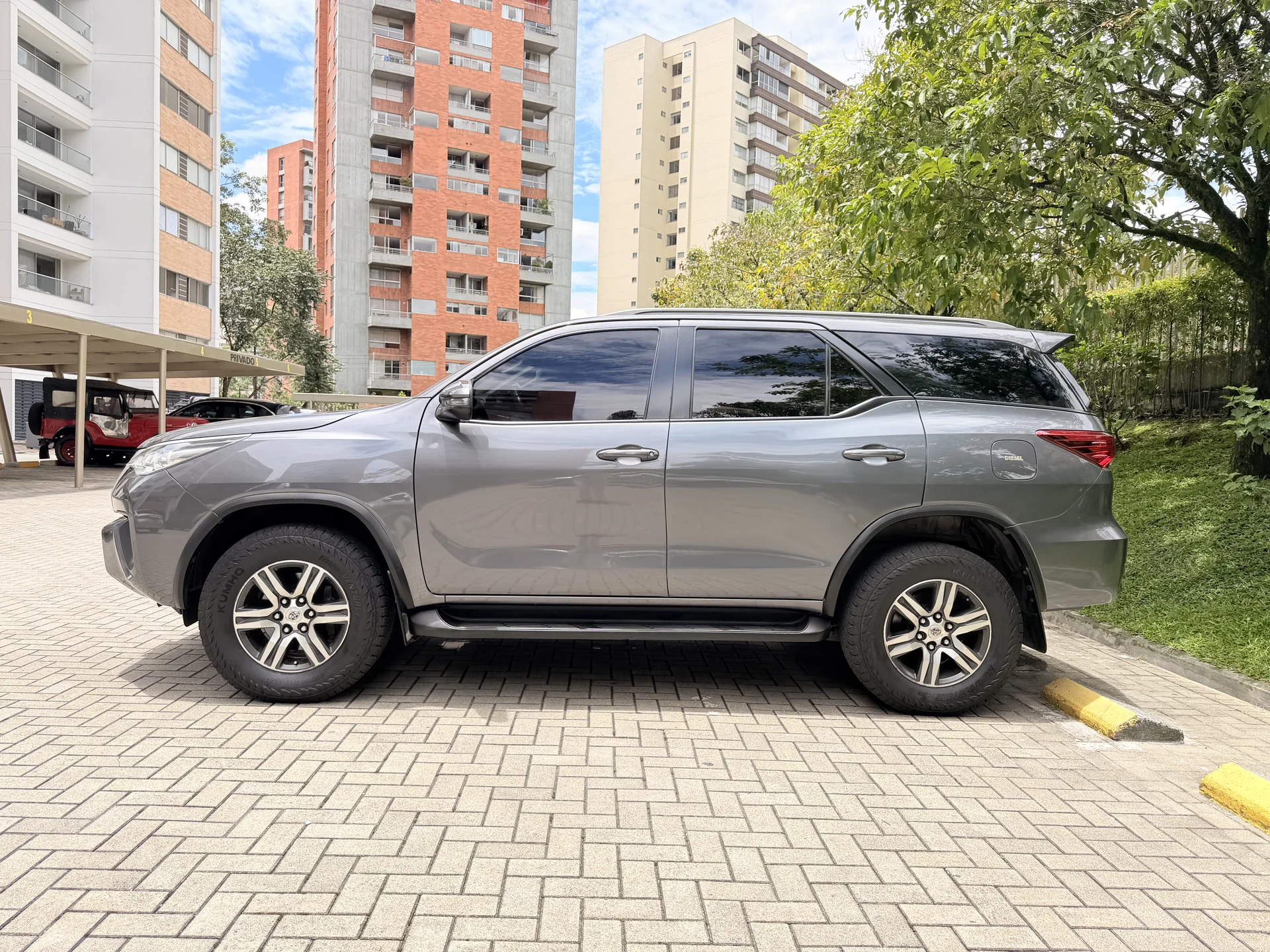 Toyota Fortuner Diesel foto 2