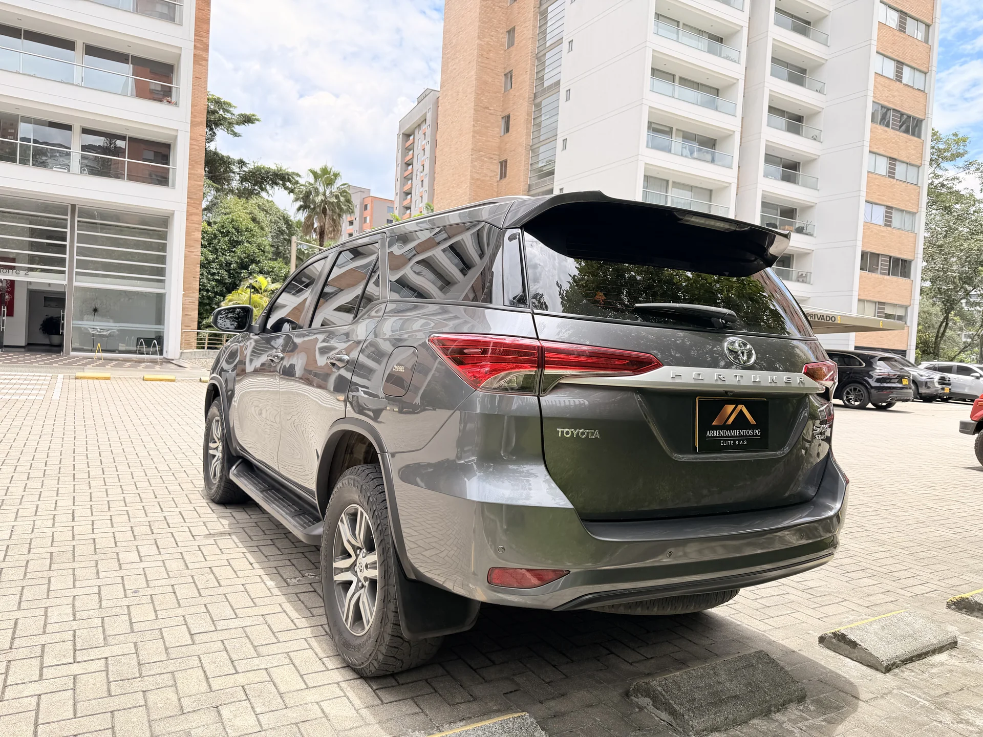 Toyota Fortuner Diesel foto 3