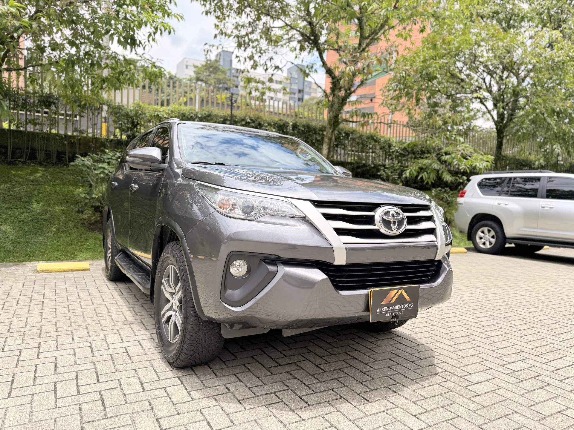 Toyota Fortuner Diesel foto 5