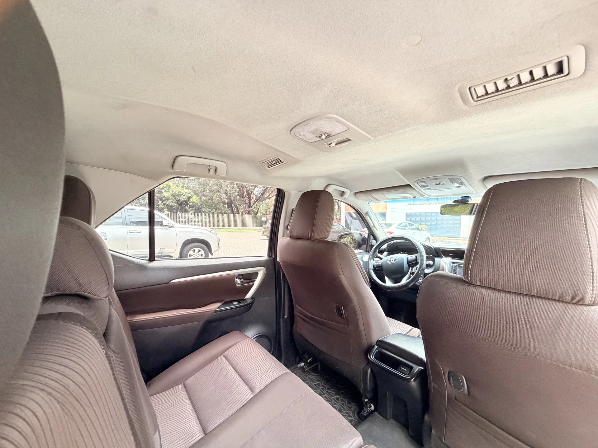 Toyota Fortuner Diesel foto 10