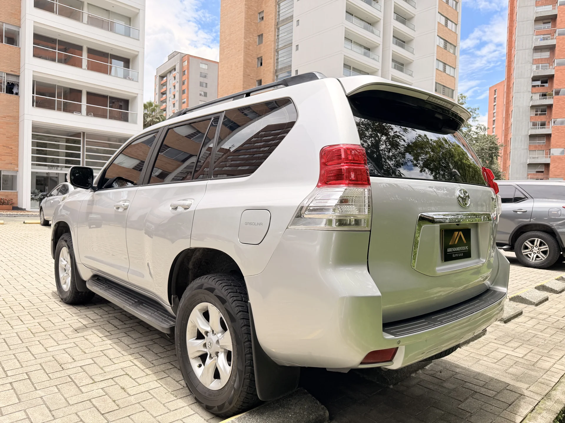 Toyota Land Cruiser Prado TXL foto 4