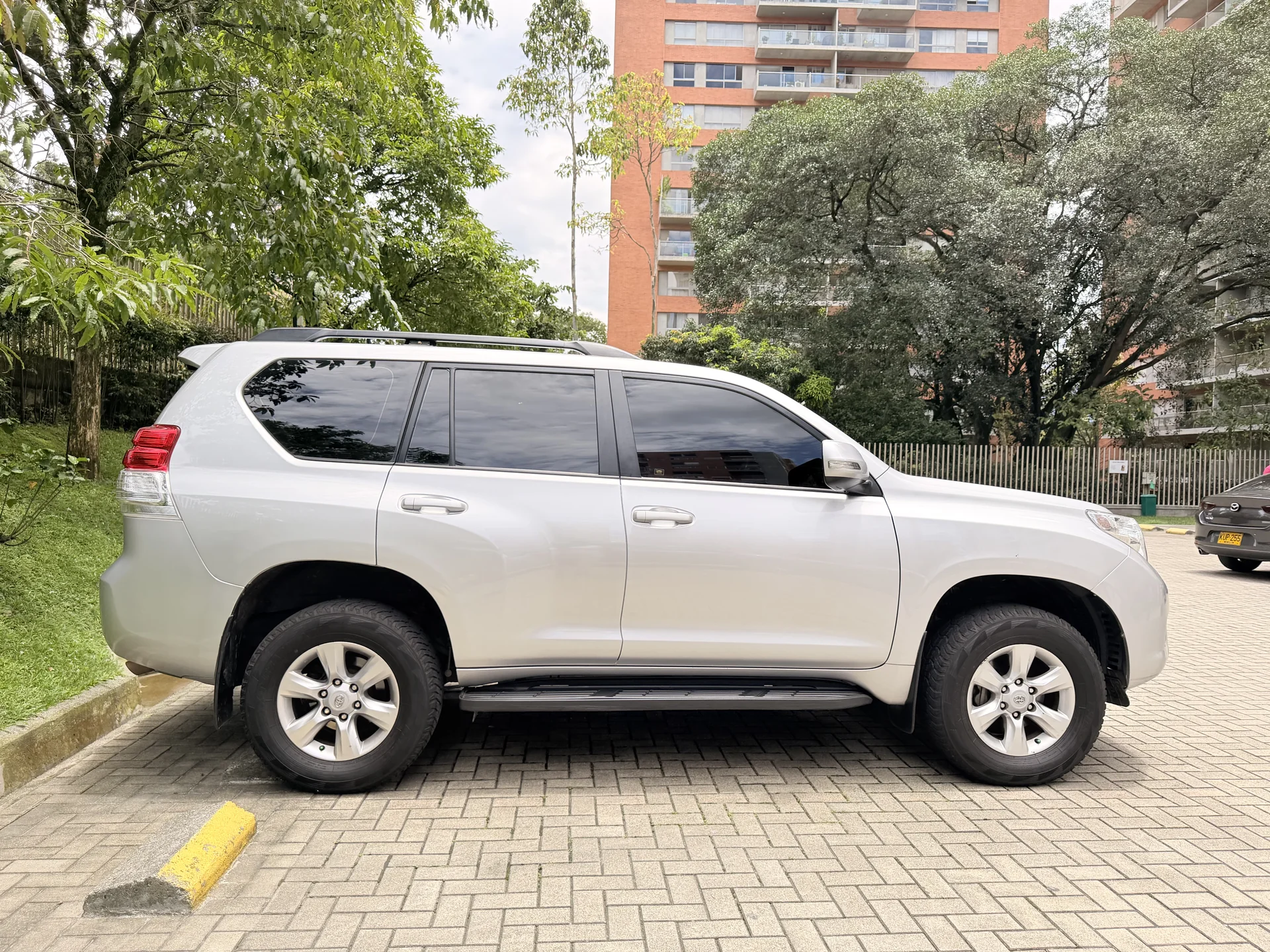 Toyota Land Cruiser Prado TXL foto 8